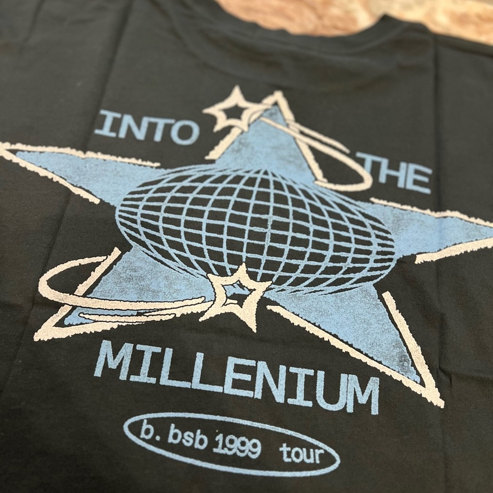 NWT Daydreamer Backstreet Boys Into The Millennium Merch Tee - Picture 3 of 12